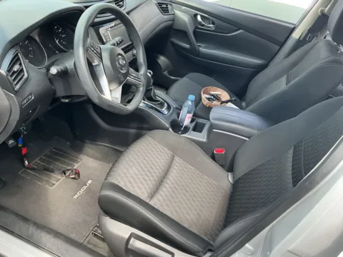 More photos of 2018 Nissan Rogue S at Indy Auto Man - Westfield, IN