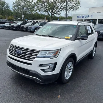 Photos of 2016 Ford Explorer XLT for sale in Westfield, IN at Indy Auto Man - Westfield