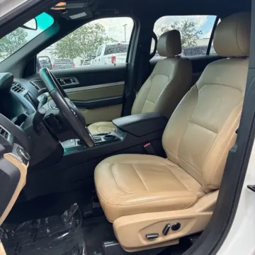 More photos of 2016 Ford Explorer XLT at Indy Auto Man - Westfield, IN