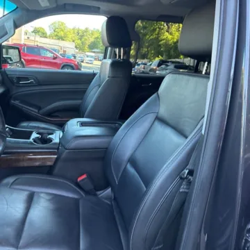 More photos of 2018 Chevrolet Suburban LT at Indy Auto Man - Westfield, IN
