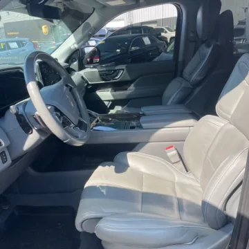More photos of 2018 Lincoln Navigator Select at Indy Auto Man - Westfield, IN