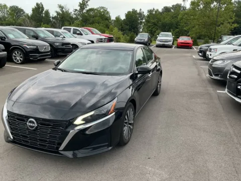 Photos of 2023 Nissan Altima 2.5 SV for sale in Westfield, IN at Indy Auto Man - Westfield