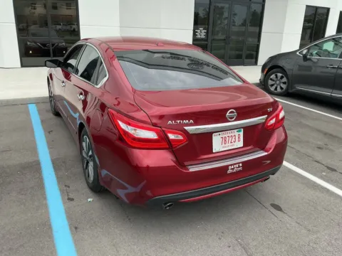 More photos of 2017 Nissan Altima 2.5 SV at Indy Auto Man - Westfield, IN