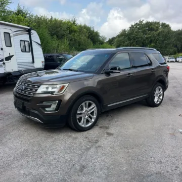 Photos of 2016 Ford Explorer XLT for sale in Westfield, IN at Indy Auto Man - Westfield