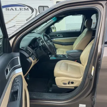 More photos of 2016 Ford Explorer XLT at Indy Auto Man - Westfield, IN