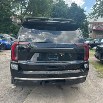 More photos of 2021 GMC Yukon Denali at Indy Auto Man - Westfield, IN