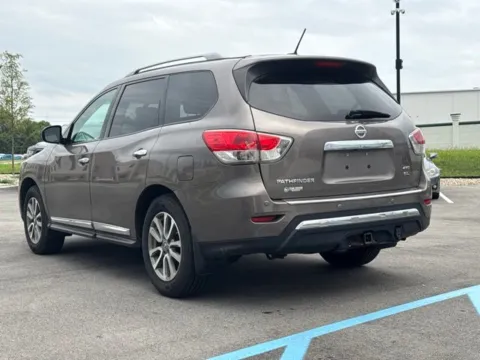 More photos of 2014 Nissan Pathfinder SL at Indy Auto Man - Westfield, IN