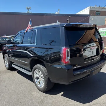 More photos of 2016 GMC Yukon SLT at Indy Auto Man - Westfield, IN