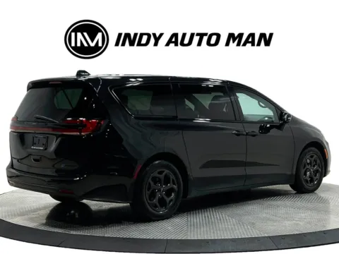 More photos of 2022 Chrysler Pacifica Hybrid Touring L at Indy Auto Man - Westfield, IN