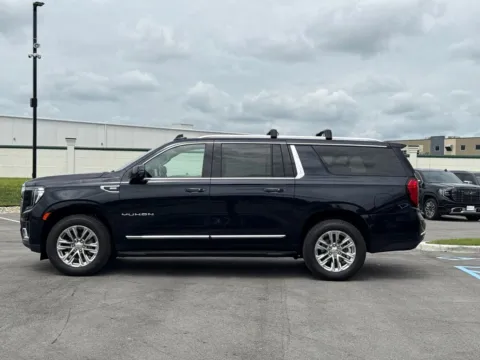 More photos of 2022 GMC Yukon XL SLT at Indy Auto Man - Westfield, IN