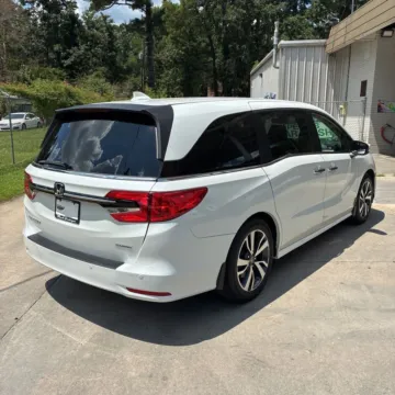 Another view of 2022 Honda Odyssey Touring for sale in Westfield, IN at Indy Auto Man - Westfield