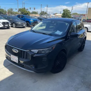 Photos of 2024 Ford Escape Active for sale in Westfield, IN at Indy Auto Man - Westfield