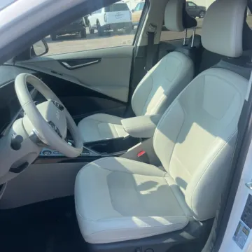 More photos of 2023 Kia Niro EV Wind at Indy Auto Man - Westfield, IN