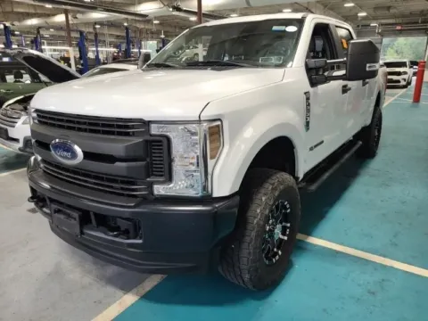 Photos of 2019 Ford F-250SD XL for sale in Westfield, IN at Indy Auto Man - Westfield