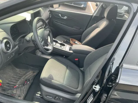 More photos of 2023 Hyundai Kona Electric SE at Indy Auto Man - Westfield, IN
