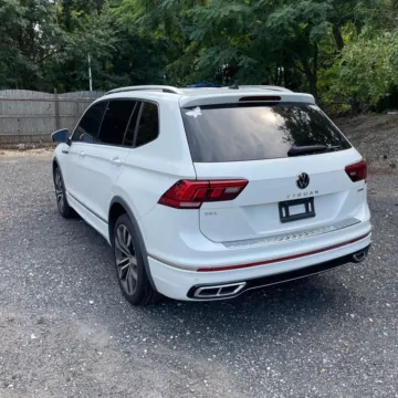 More photos of 2022 Volkswagen Tiguan 2.0T SEL R-Line at Indy Auto Man - Westfield, IN