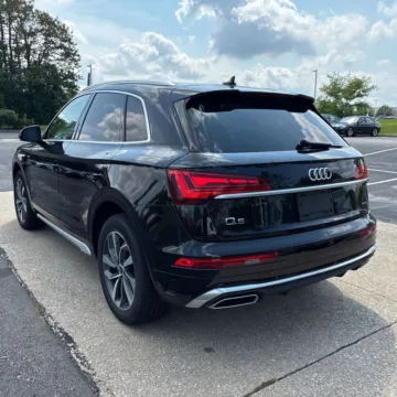 More photos of 2022 Audi Q5 45 S line Premium quattro at Indy Auto Man - Westfield, IN