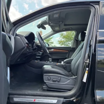 More photos of 2022 Audi Q5 45 S line Premium quattro at Indy Auto Man - Westfield, IN