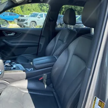 More photos of 2017 Audi Q7 3.0T Premium Plus quattro at Indy Auto Man - Westfield, IN