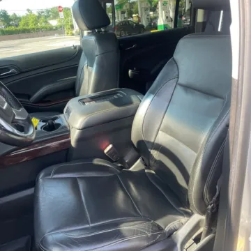More photos of 2017 GMC Yukon XL SLT at Indy Auto Man - Westfield, IN