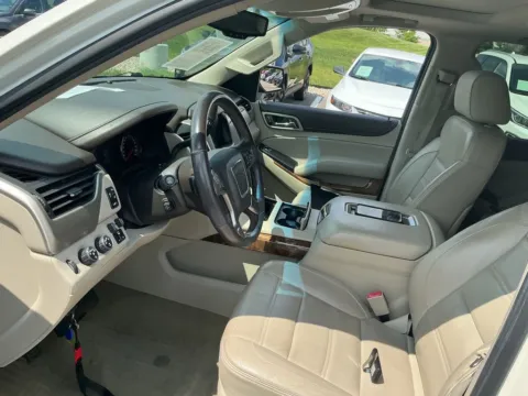 More photos of 2015 GMC Yukon Denali at Indy Auto Man - Westfield, IN