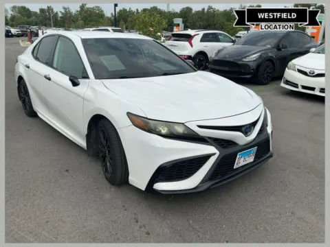 White 2022 Toyota Camry Hybrid Nightshade for sale in Westfield, IN