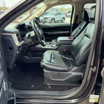 More photos of 2022 Ford Expedition Max XLT at Indy Auto Man - Westfield, IN