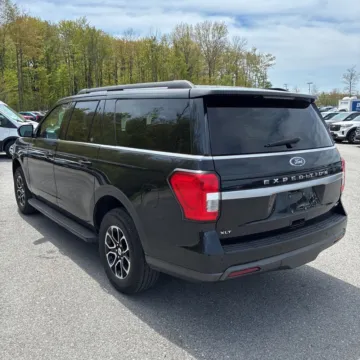 More photos of 2022 Ford Expedition Max XLT at Indy Auto Man - Westfield, IN