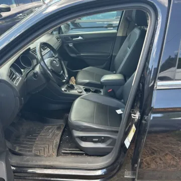 More photos of 2020 Volkswagen Tiguan 2.0T SE 4Motion at Indy Auto Man - Westfield, IN