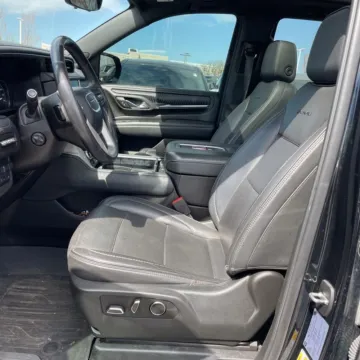 More photos of 2021 GMC Yukon Denali at Indy Auto Man - Westfield, IN