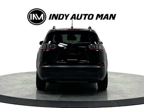 More photos of 2019 Jeep Cherokee Latitude Plus at Indy Auto Man - Westfield, IN
