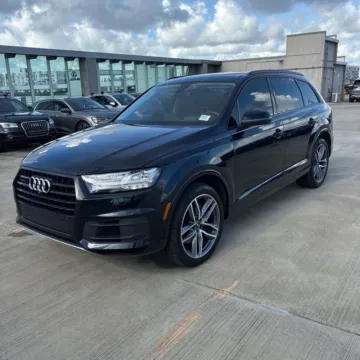 Photos of 2017 Audi Q7 3.0T Prestige quattro for sale in Westfield, IN at Indy Auto Man - Westfield