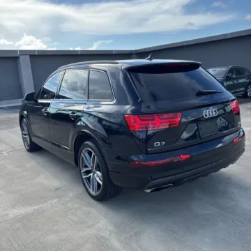 More photos of 2017 Audi Q7 3.0T Prestige quattro at Indy Auto Man - Westfield, IN