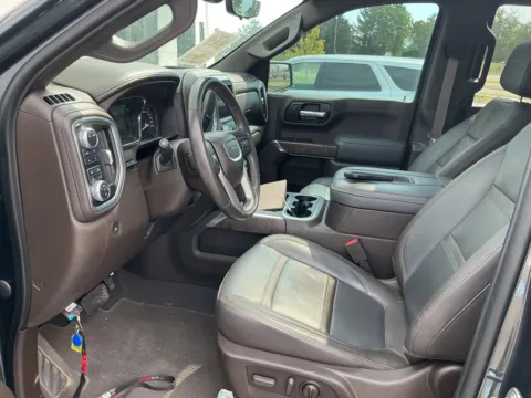 More photos of 2021 GMC Sierra 1500 Denali at Indy Auto Man - Westfield, IN