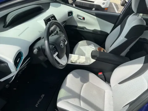 More photos of 2017 Toyota Prius Three at Indy Auto Man - Westfield, IN