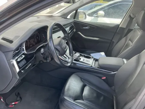 More photos of 2020 Audi Q7 55 Premium Plus quattro at Indy Auto Man - Westfield, IN