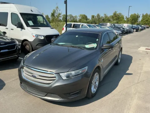 Photos of 2017 Ford Taurus SEL for sale in Westfield, IN at Indy Auto Man - Westfield