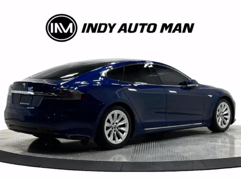 More photos of 2016 Tesla Model S 70D at Indy Auto Man - Westfield, IN