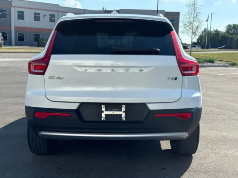 More photos of 2021 Volvo XC40 T5 Inscription at Indy Auto Man - Westfield, IN