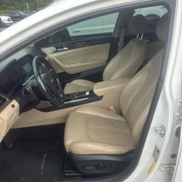 More photos of 2016 Hyundai Sonata Hybrid Limited at Indy Auto Man - Westfield, IN