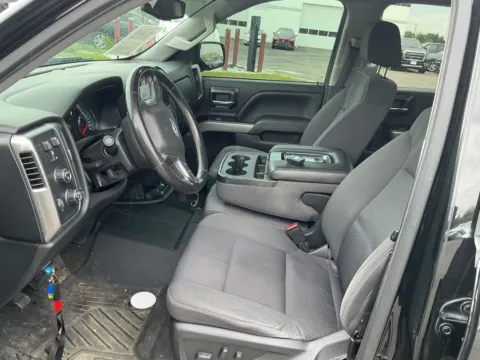 More photos of 2018 Chevrolet Silverado 1500 LT LT2 at Indy Auto Man - Westfield, IN