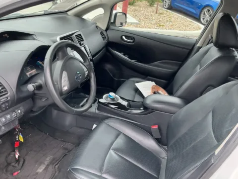 More photos of 2015 Nissan Leaf SL at Indy Auto Man - Westfield, IN