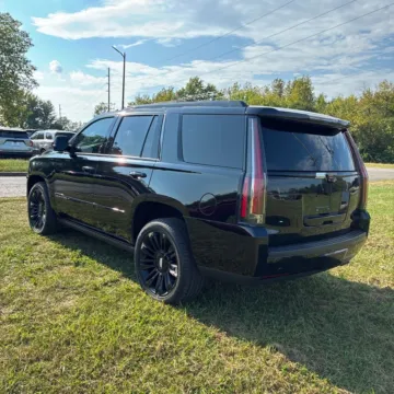 More photos of 2020 Cadillac Escalade Platinum Edition at Indy Auto Man - Westfield, IN
