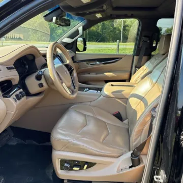 More photos of 2020 Cadillac Escalade Platinum Edition at Indy Auto Man - Westfield, IN