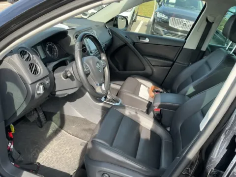 More photos of 2016 Volkswagen Tiguan SE at Indy Auto Man - Westfield, IN