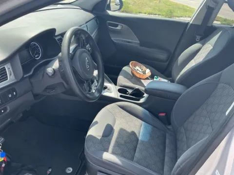More photos of 2019 Kia Niro LX at Indy Auto Man - Westfield, IN