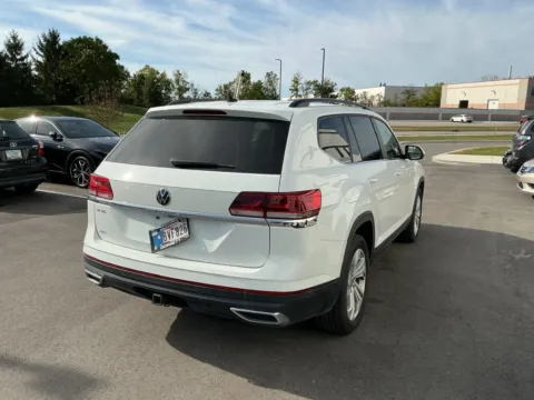 Another view of 2021 Volkswagen Atlas 3.6L V6 SE w/Technology for sale in Westfield, IN at Indy Auto Man - Westfield