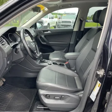 More photos of 2019 Volkswagen Tiguan 2.0T SE 4Motion at Indy Auto Man - Westfield, IN