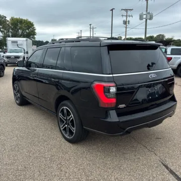 More photos of 2019 Ford Expedition Limited at Indy Auto Man - Westfield, IN