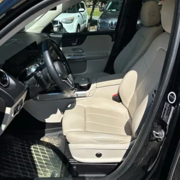 More photos of 2020 Mercedes-Benz GLB 250 4MATIC at Indy Auto Man - Westfield, IN